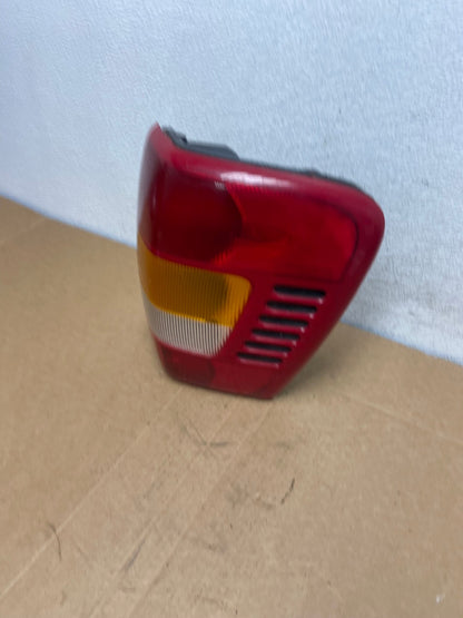 1999-2004 Jeep Grand Cherokee WJ Right Passenger Rh Tail Light AD5387 LK1