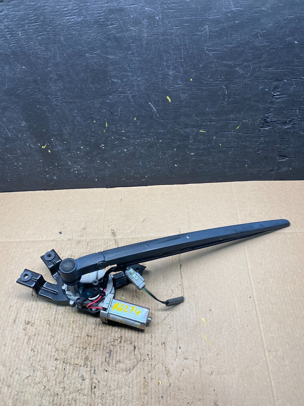 2012 to 2013 Land Rover LR4 Rear Glass Windshield Wiper Motor OEM R6274 DG0