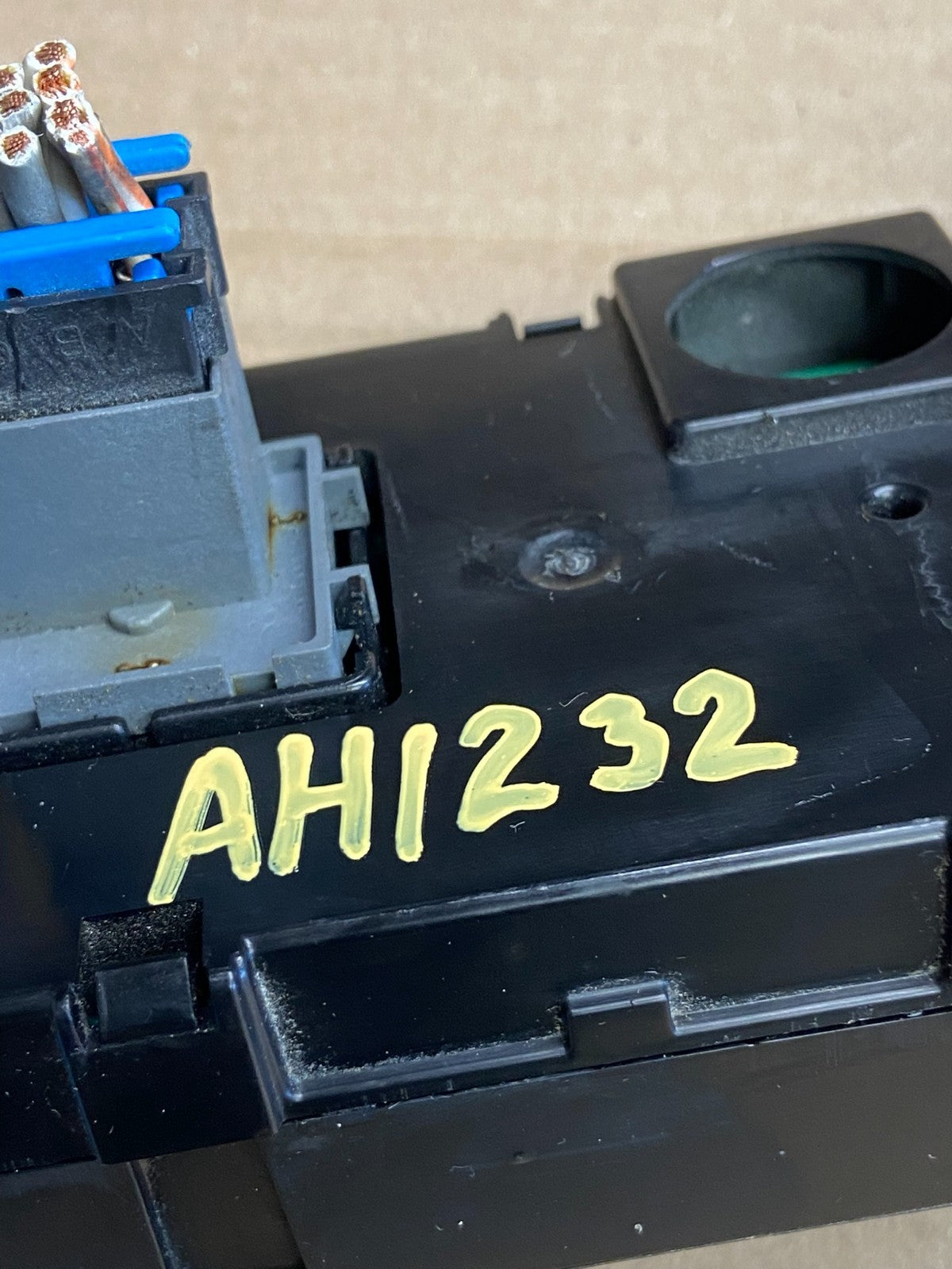 2008 to 2018 MACK CHU612 CXU613 A/C Heater Climate Control Switch AH12325