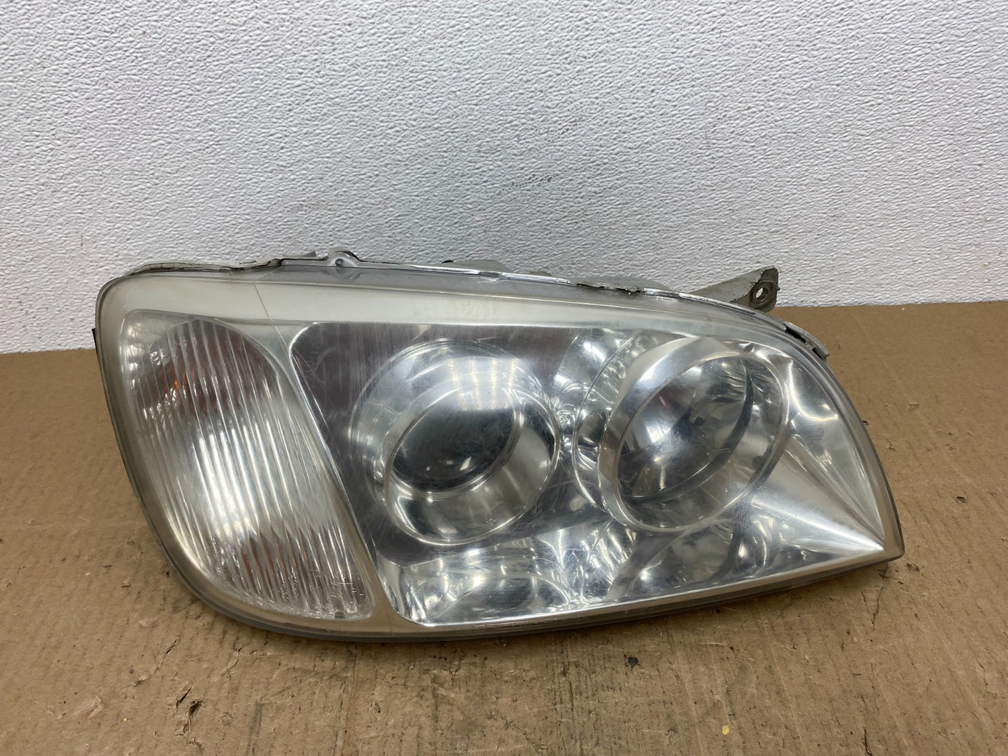 2004 2005 Hyundai XG350 XG Right Passenger RH Headlight Halogen AB8493 DW0