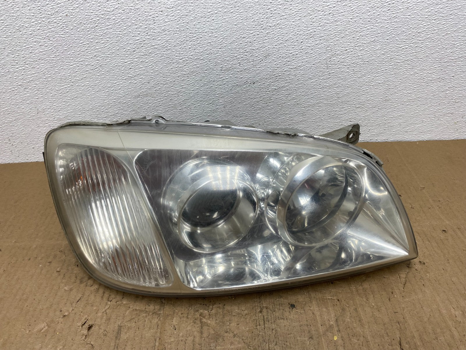 2004 2005 Hyundai XG350 XG Right Passenger RH Headlight Halogen AB8493 DW0