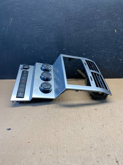 2007 to 2012 Dodge Nitro Dash Climate Temperature Control Radio Bezel M1504 DG4