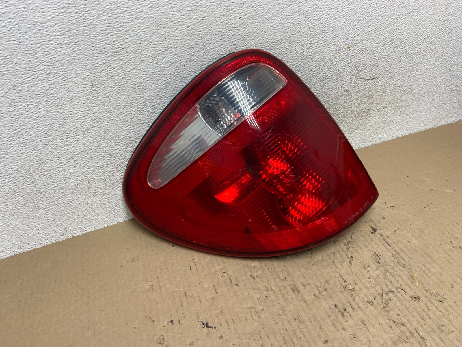 2001 to 2003 Dodge Grand Caravan Left Driver Lh Tail Light AF5916 LK2