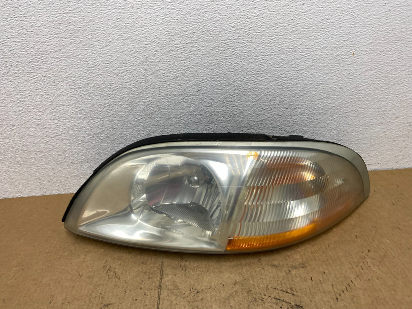 1999 to 2003 Ford Windstar Left Driver LH Halogen Headlight AC3636 DW0