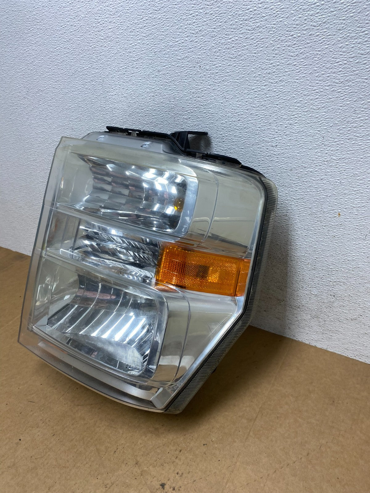 2008-2014 Ford Econoline E150 E250 E350 Left Driver LH Headlight AE2998 DW1