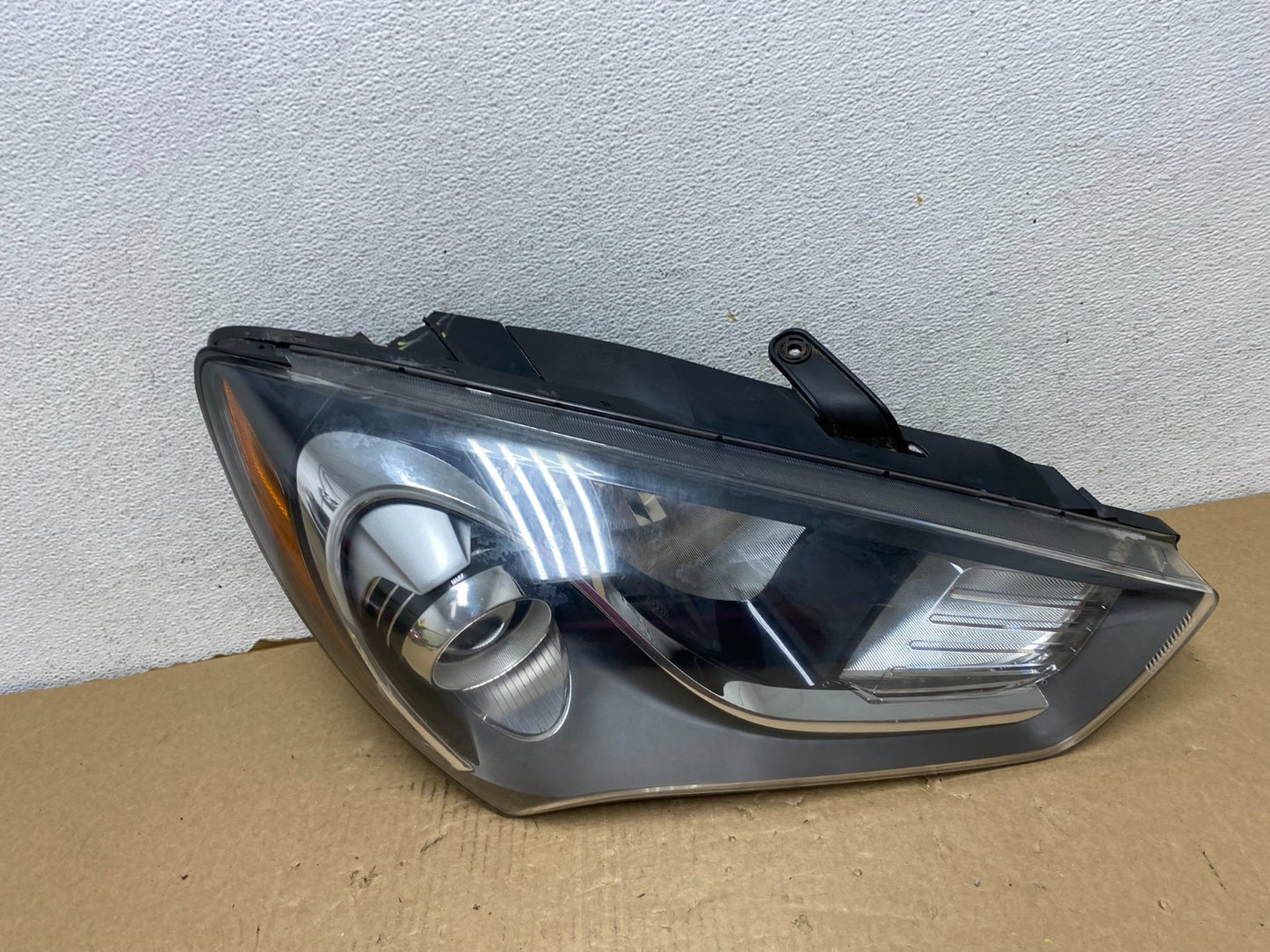 2013 - 2016 Hyundai Genesis Coupe Right Passenger Halogen Headlight OE AF7370 DW0