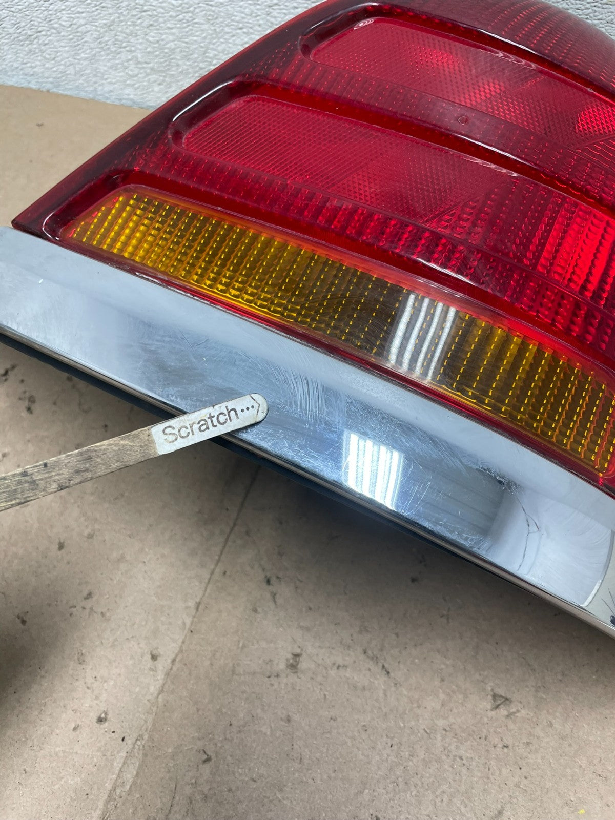 1998-2003 Ford Crown Victoria Right Passenger Rh Side Tail Light Oem Q46734