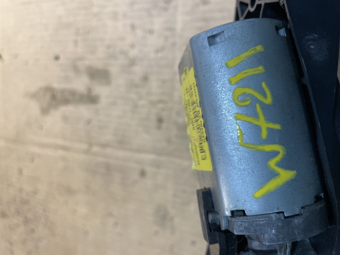 2013 to 2019 Ford Flex Rear Windshield Wiper Motor OEM W7211 DG7