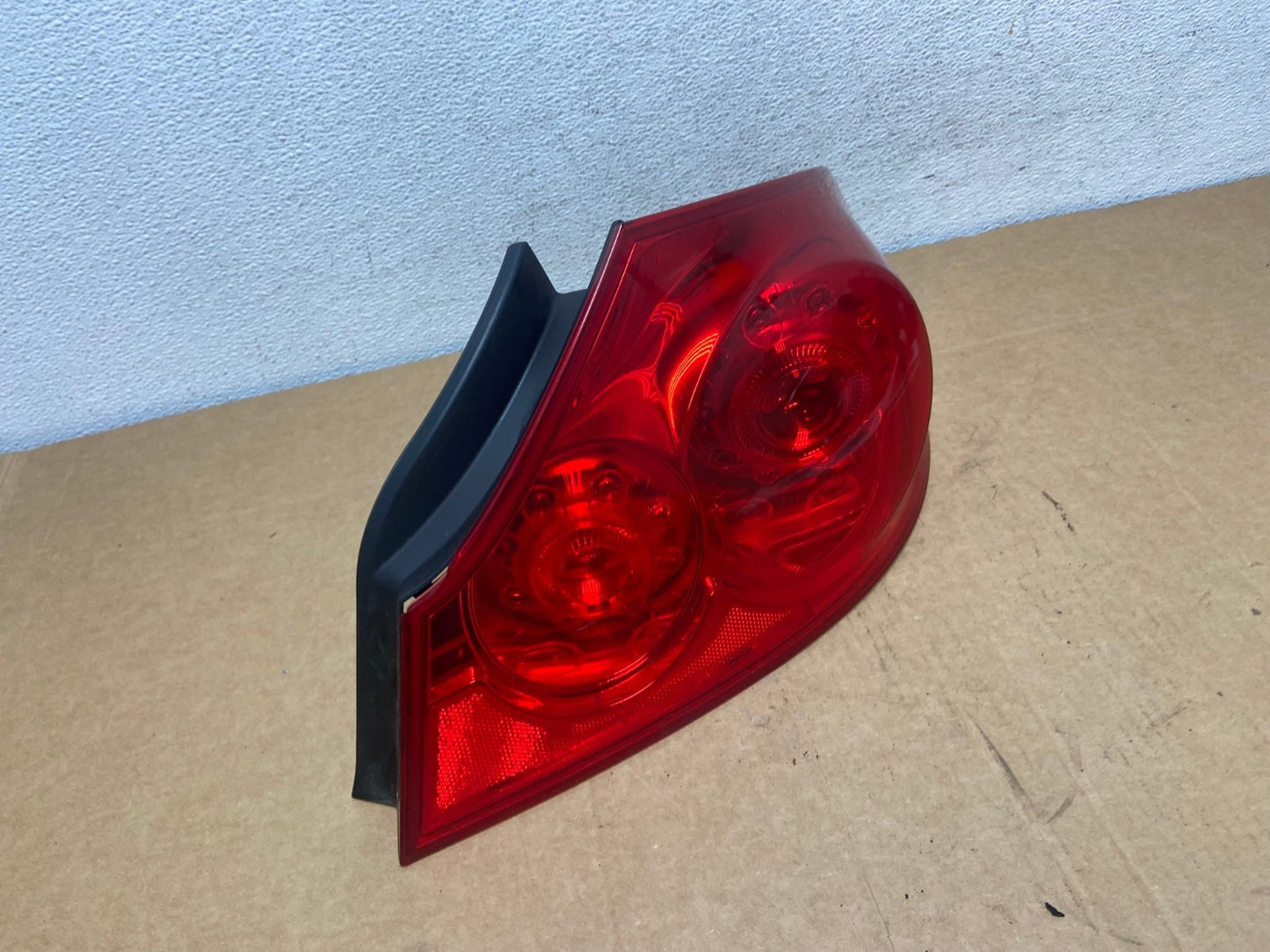 2005 to 2006 Infiniti G35 Right Passenger RH Side Tail Light AD5360 LK2