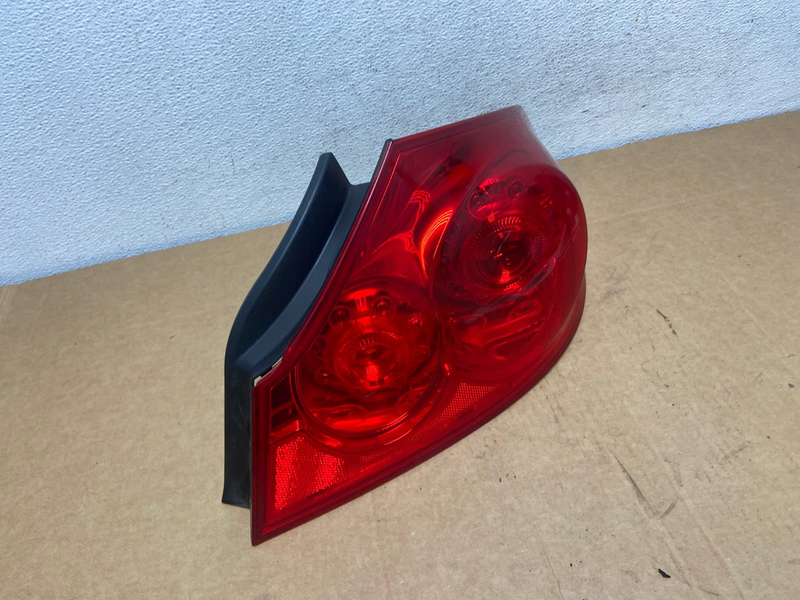 2005 to 2006 Infiniti G35 Right Passenger RH Side Tail Light AD5360 LK2
