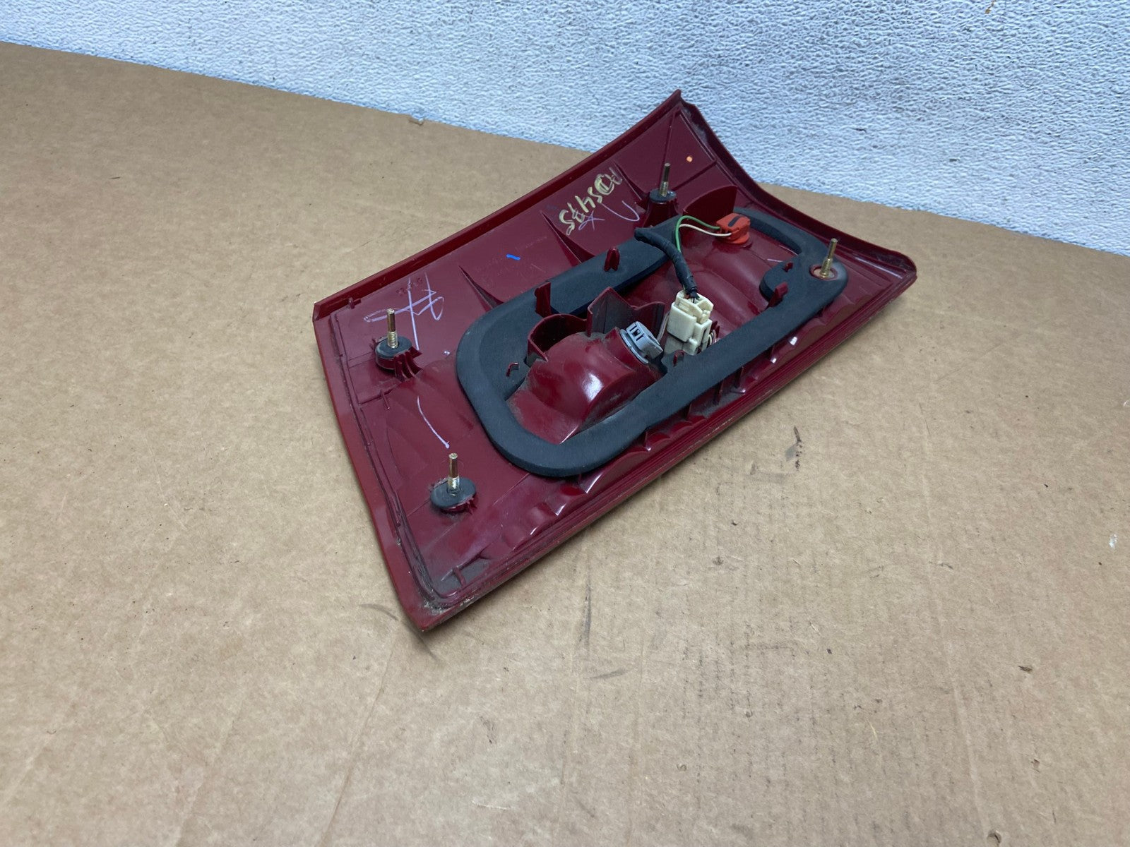 2004 - 2005 Toyota Sienna Left Driver LH Side Inner Tail Light AD5475 LK6