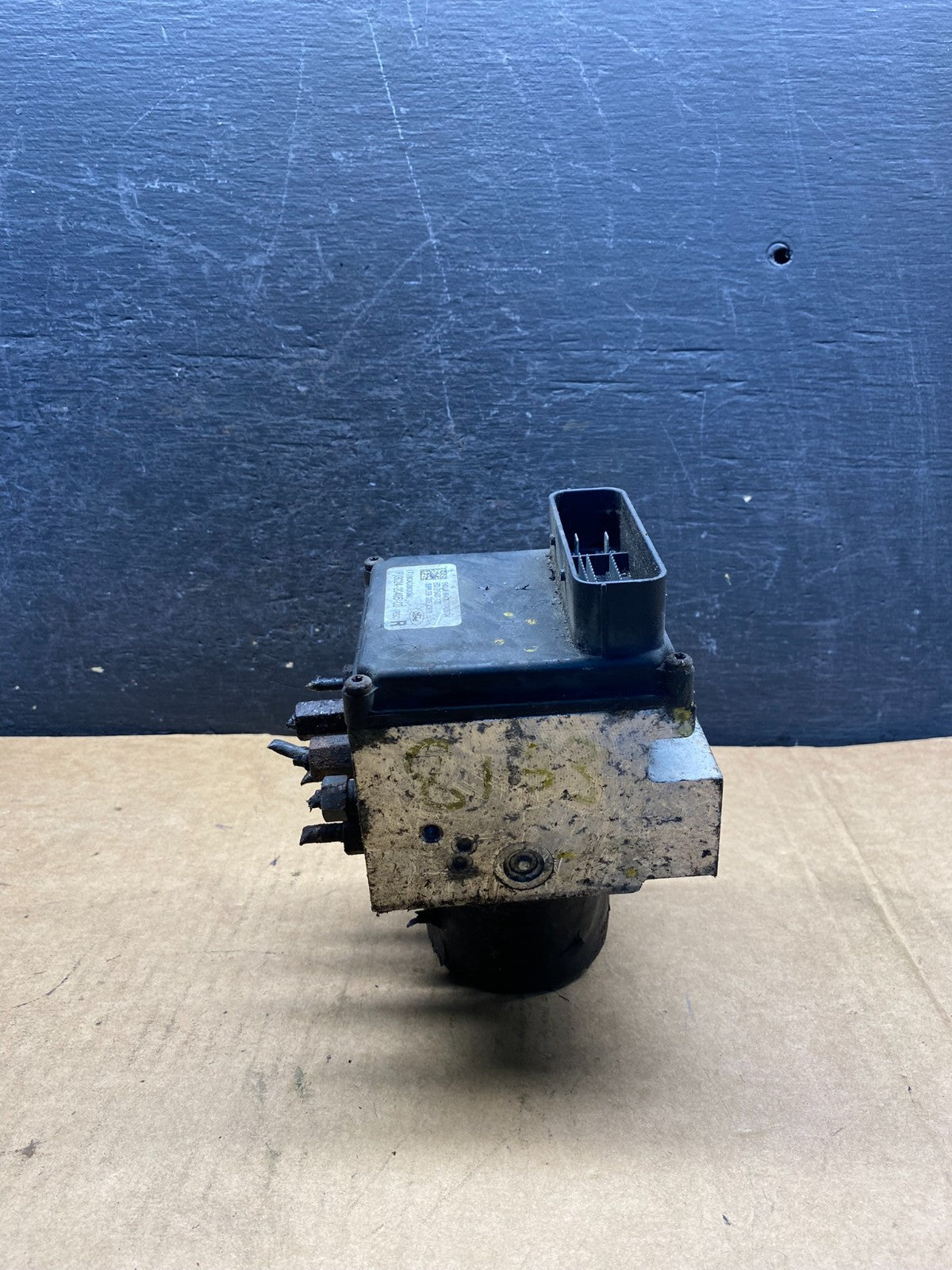2011 - 2014 Ford E250 E350 Van ABS Anti Lock Brake Pump Module AH7236 DW2
