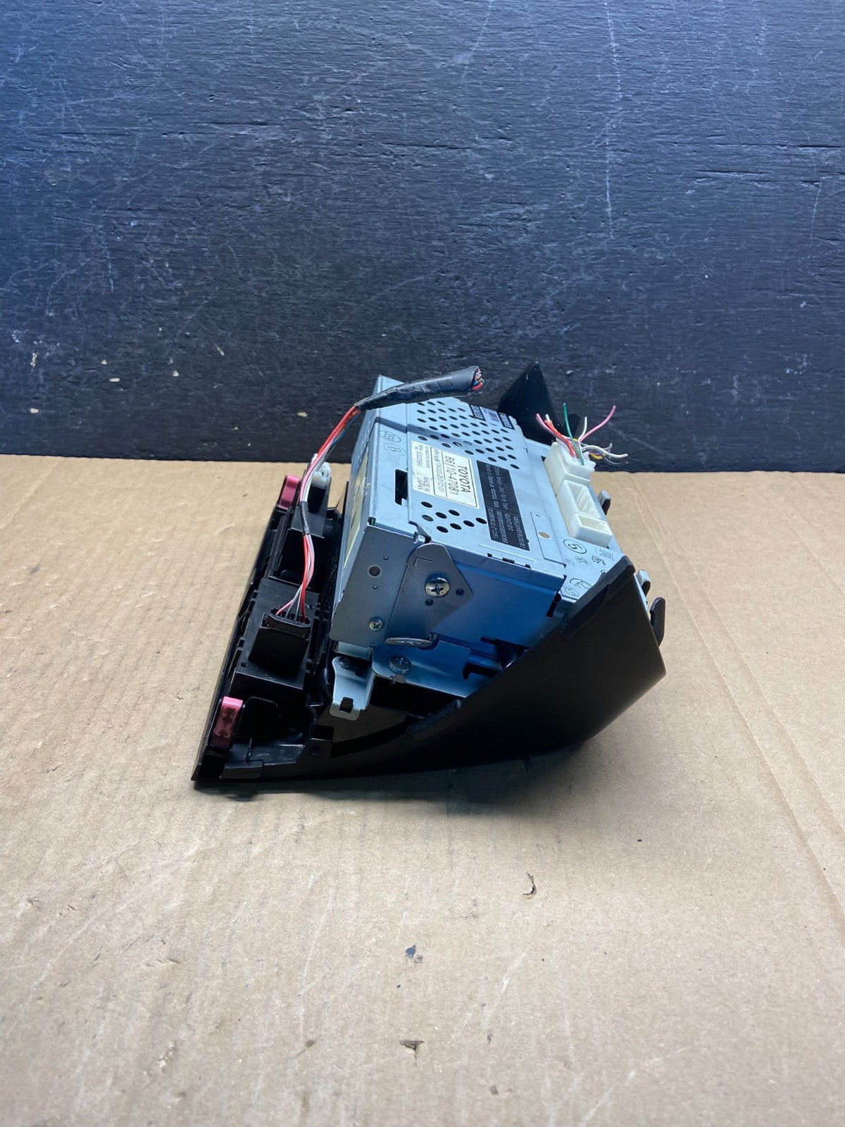 2004 to 2005 Toyota Prius Radio Stereo Receiver Screen Display AF9469 DG2