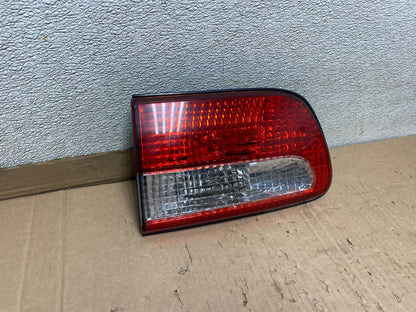 2001 2002 2003 Toyota Sienna Left Driver Lh Side Inner Tail Light U8188 DW2