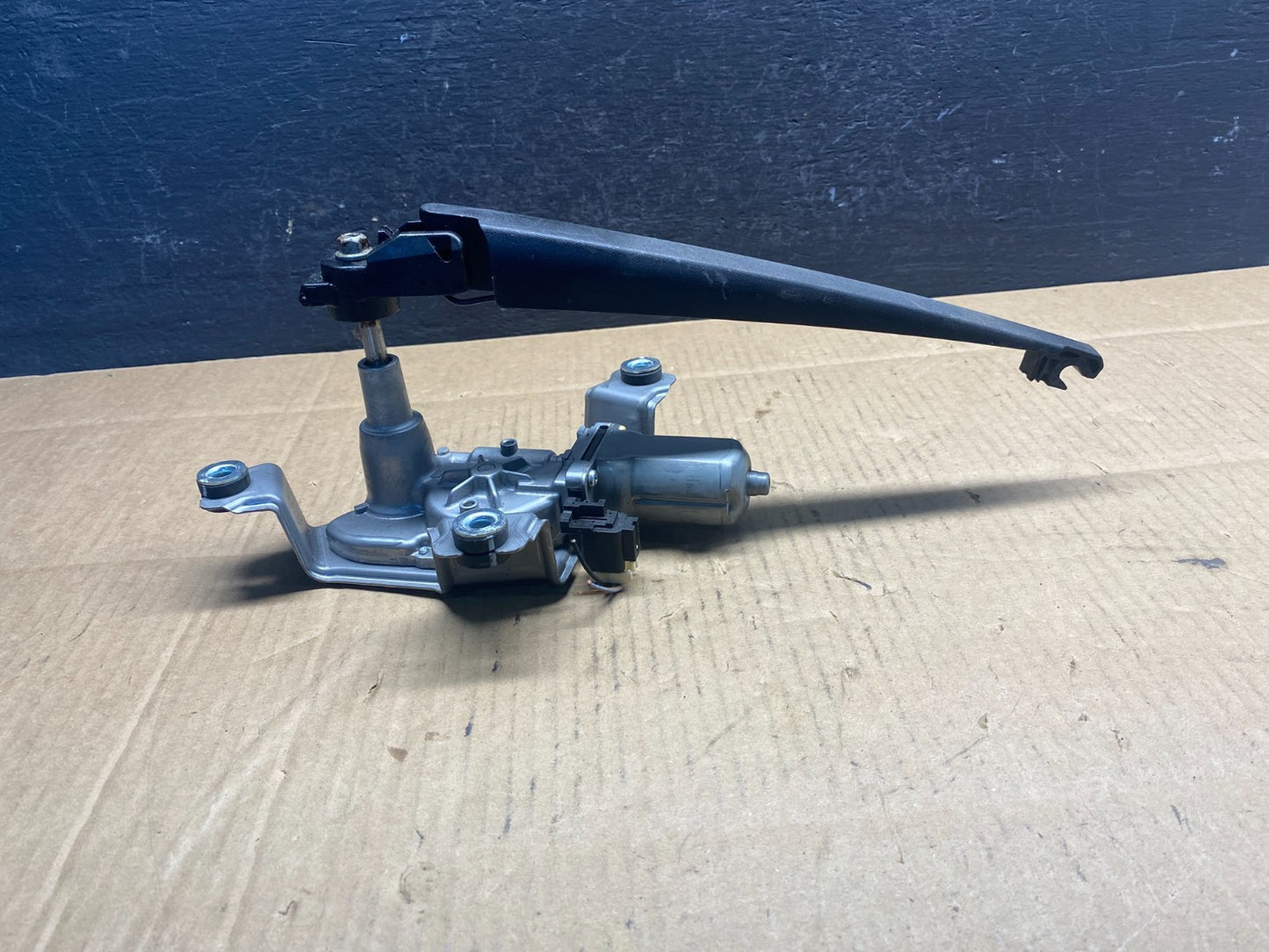 2014-2018 Jeep Cherokee Tailgate Back Door Rear Wiper Motor Wiper ad5071 DG1