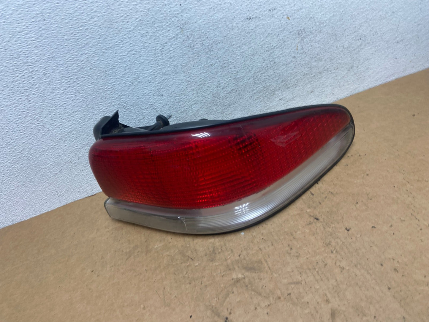 1995 to 2000 Chrysler Cirrus Right Driver RH Tail Light AD5136 LK0