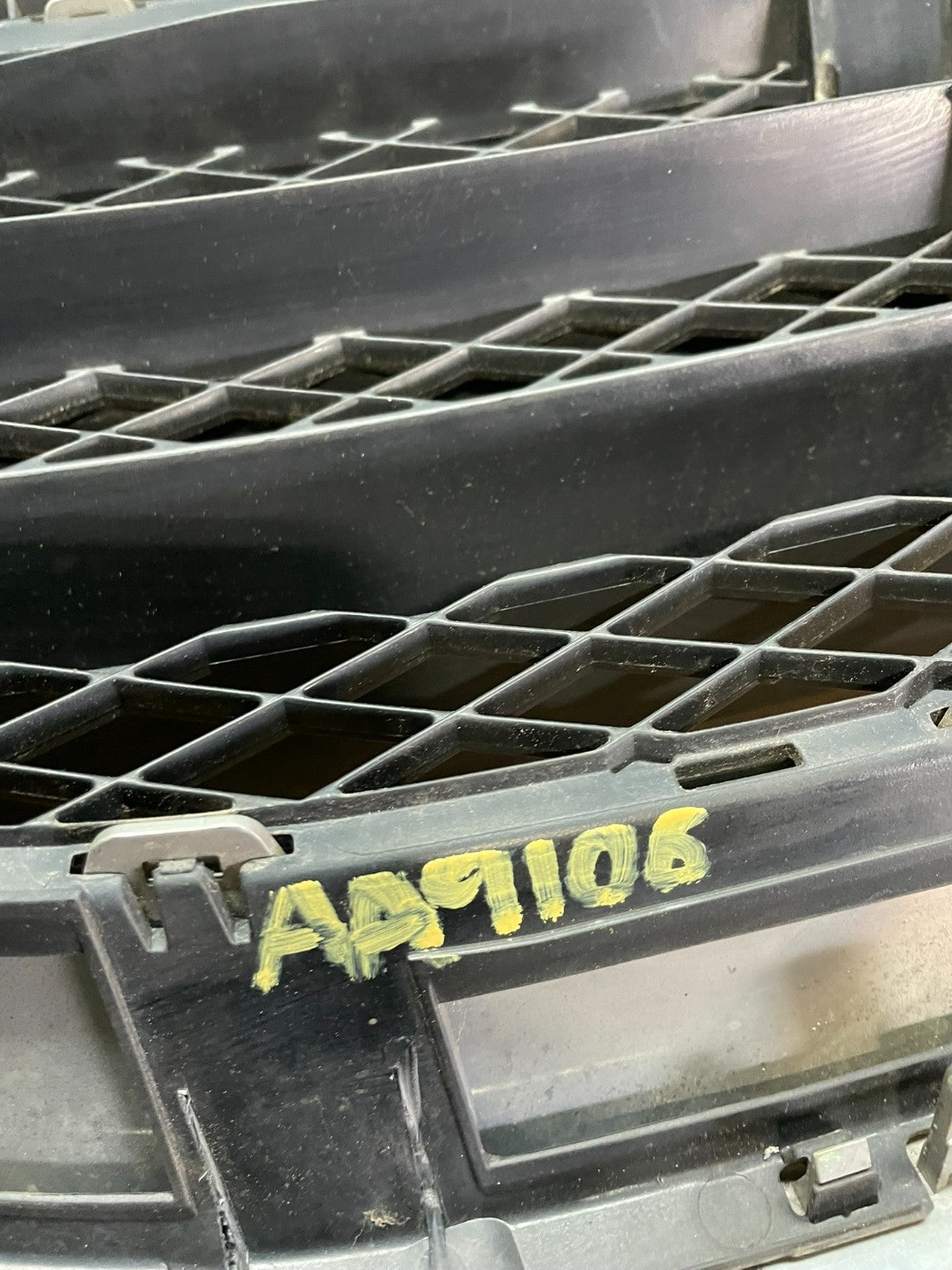 2012 to 2015 Honda Pilot Front Upper Grill Grille AE3755 DG10