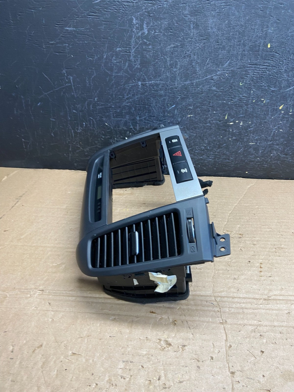 2007 to 2009 Hyundai Santa Fe Center Dashboard Radio Bezel Trim AF2053 DW1