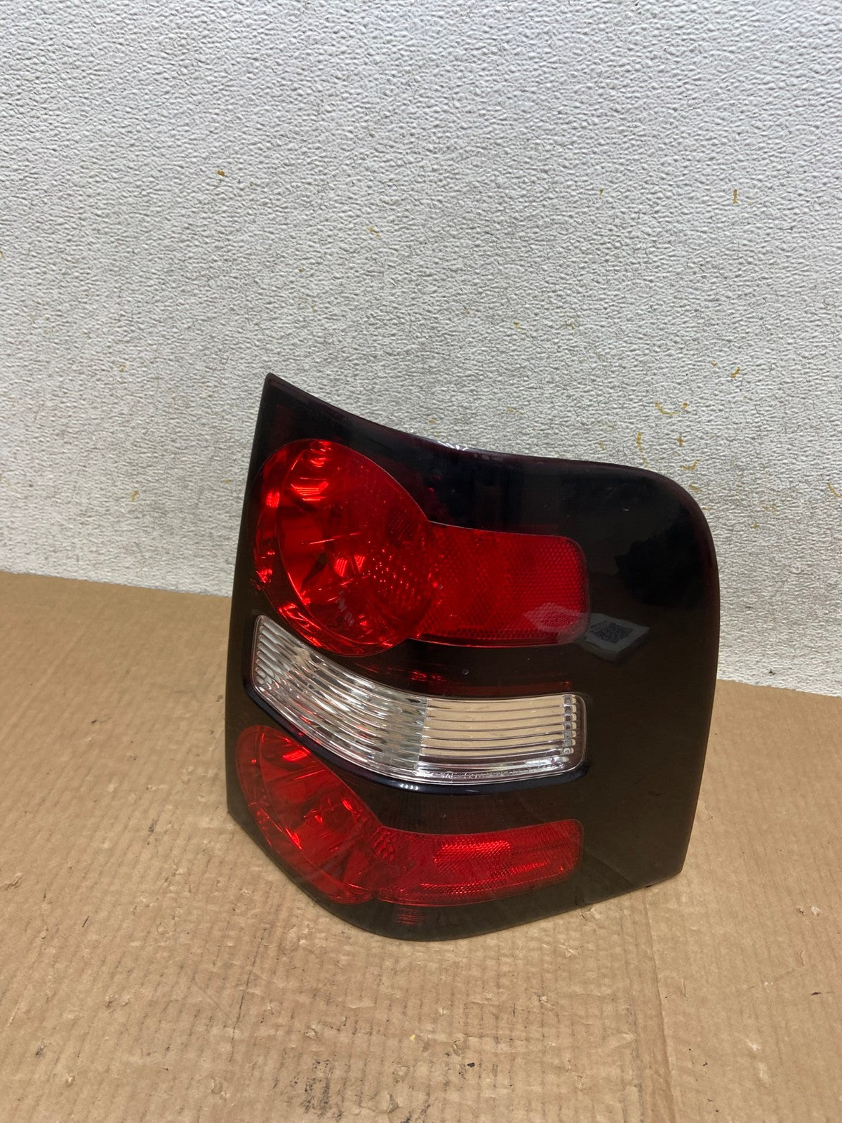 2006 to 2010 Ford Explorer Right Passenger Side Tail light AI6524 LK0