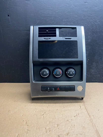 2008 to 2012 Jeep Liberty Dash Climate Temperature Control Radio Bezel AE3860 DG0