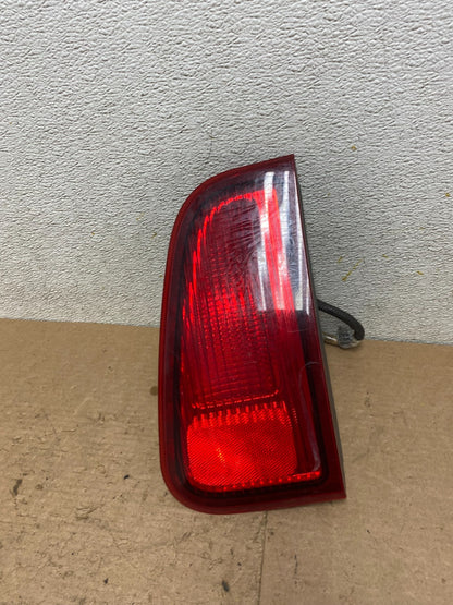 2003-2006 Lincoln Navigator Right Passenger RH Inner Tail Light OEM P6653 DW0