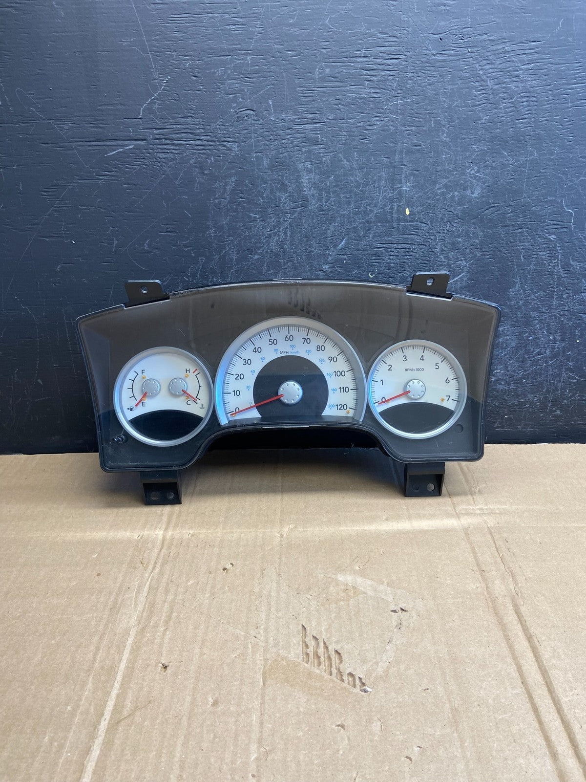 2006 Dodge Durango Speedometer Instrument Cluster Gauge AD2154 DG0