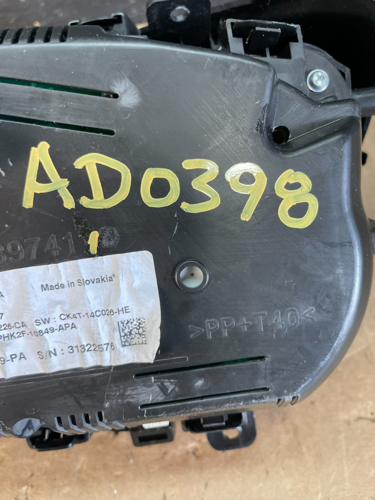 2018 to 2019 Ford Transit 150 250 350 Speedometer Cluster ad0398 DG7