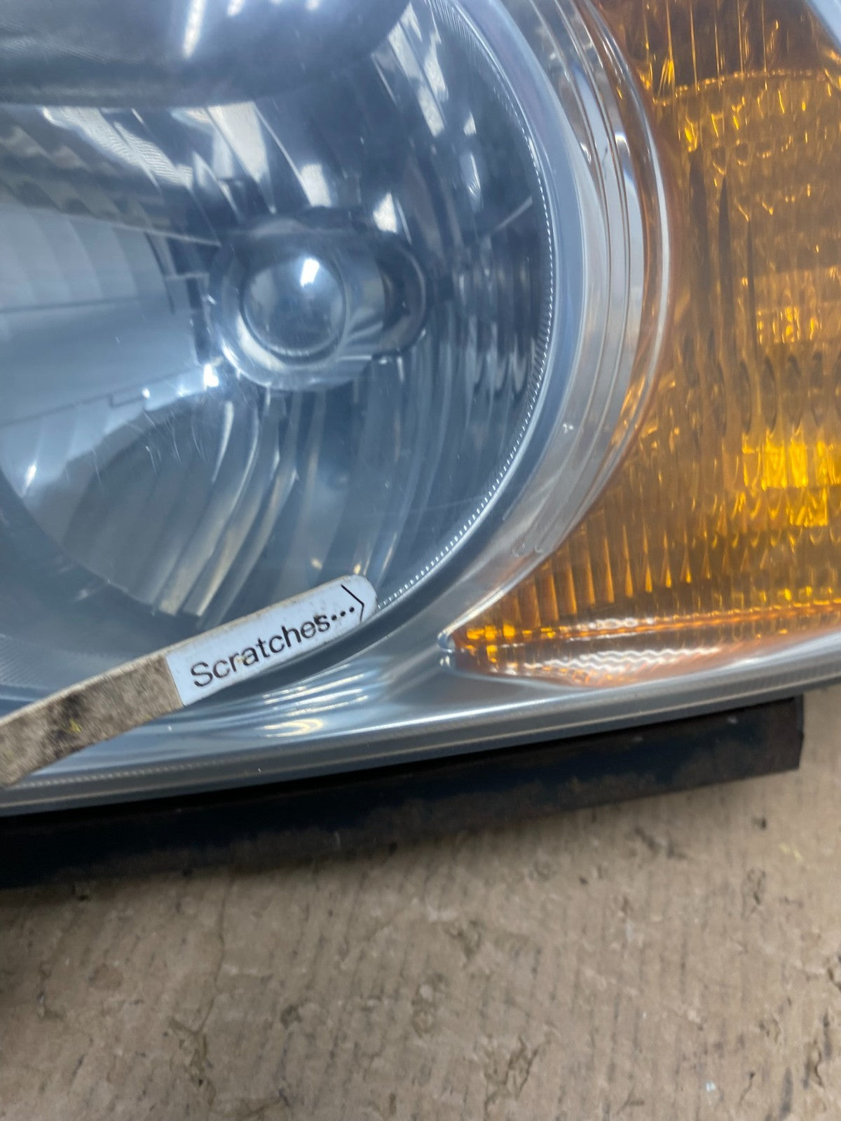 2003 to 2006 Honda Element Right Passenger Rh Side Headlight AD8803 DW3
