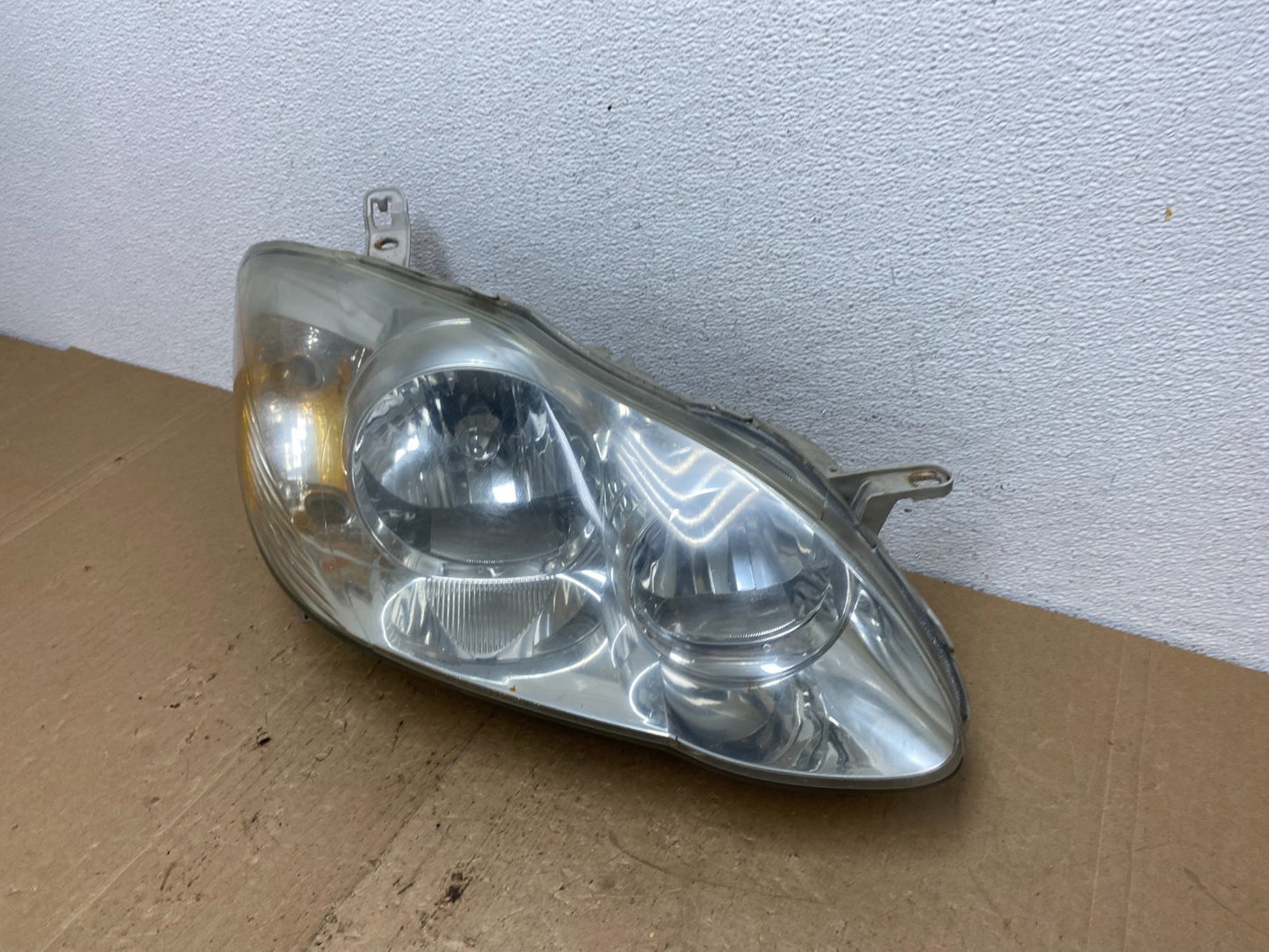 2005 to 2008 Toyota Corolla Right Passenger RH side Headlight AC5877 DW1