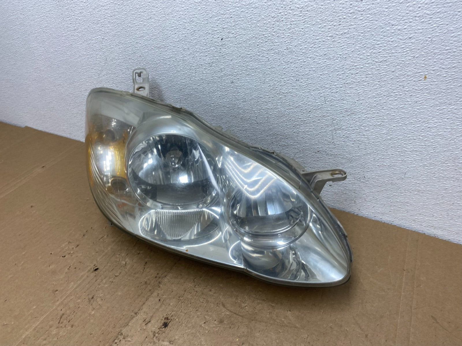 2005 to 2008 Toyota Corolla Right Passenger RH side Headlight AC5877 DW1