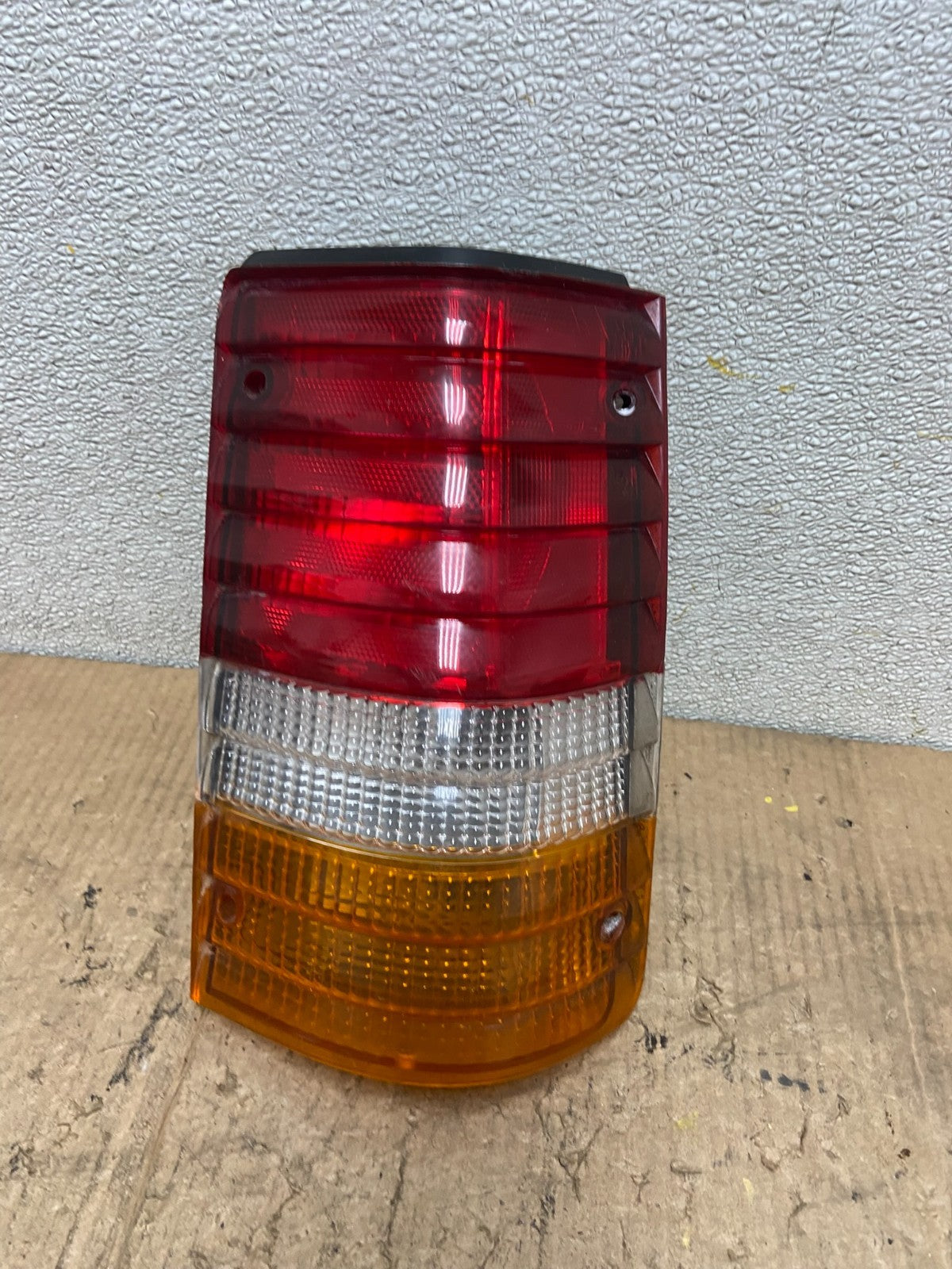 1986-1995 Ford Aerostar Right Passenger RH Side Tail Light Oem AA8505 DG0