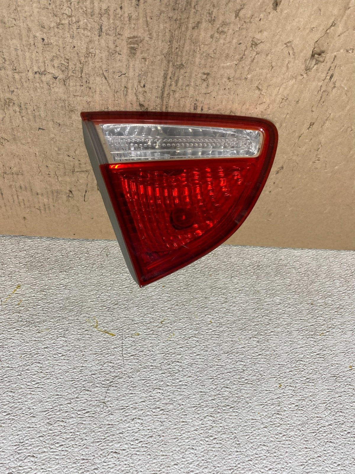 2007 to 2012 Hyundai Veracruz Inner Tail Light Left Driver Side OEM Q3515 DW0