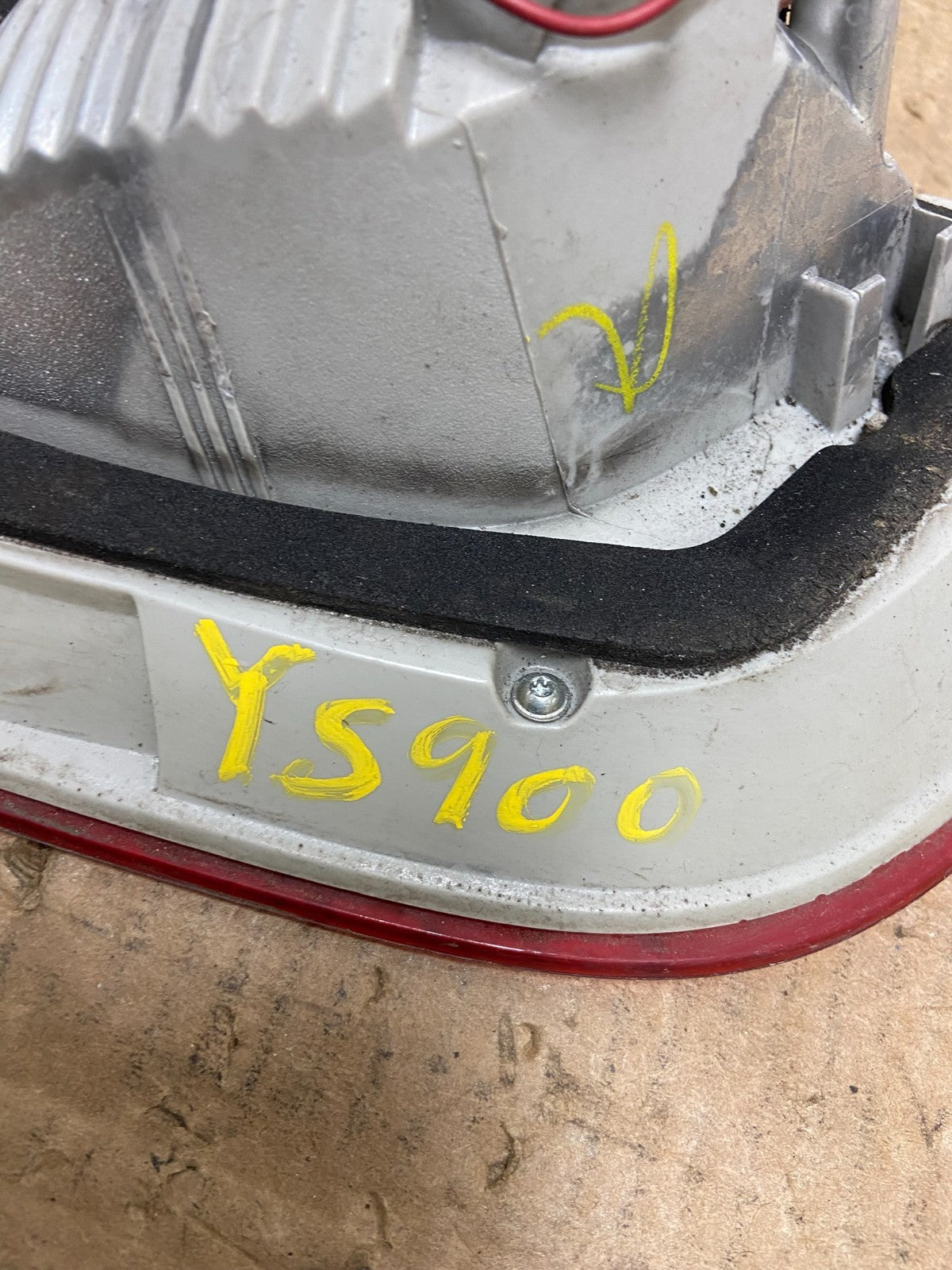 2008 to 2012 Bmw X6 E71 Right Passenger RH Side Inner Tail Light Oem Y5900 DG6