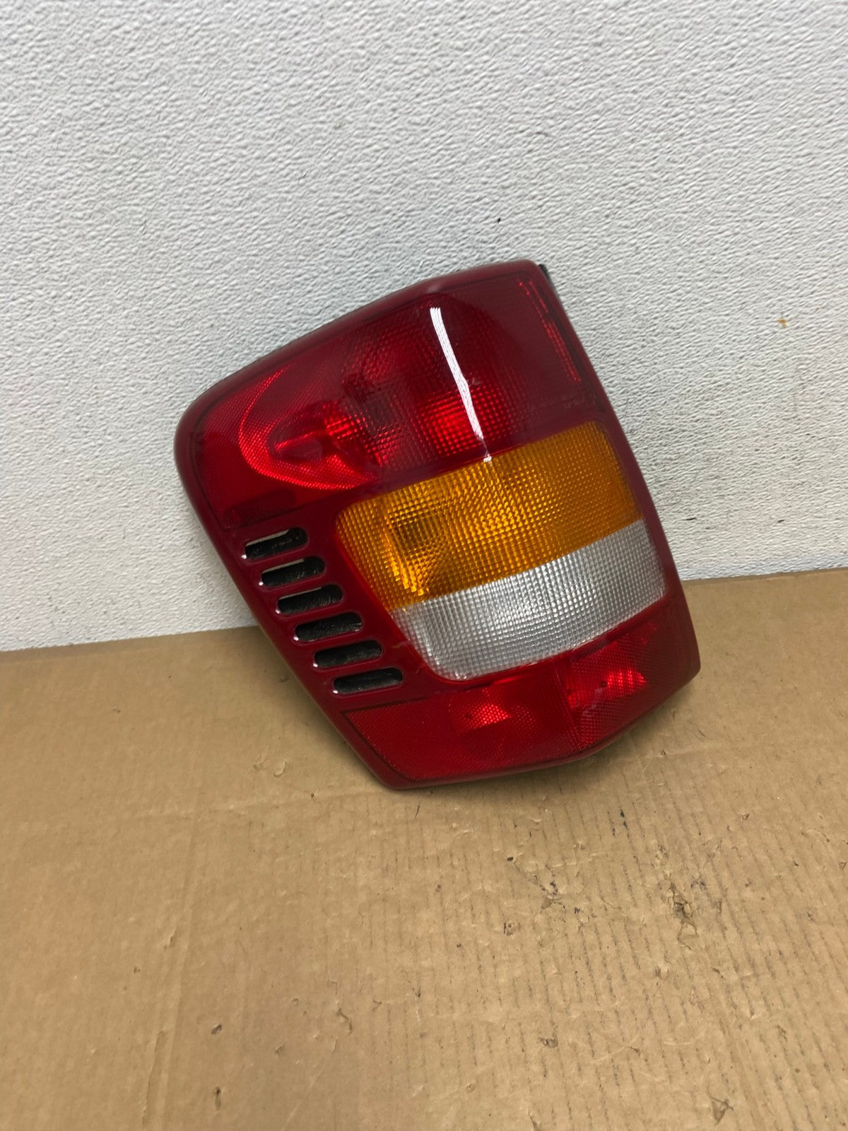 1999 - 2004 Jeep Grand Cherokee WJ Left Driver Lh Tail Light AD0907 LK2