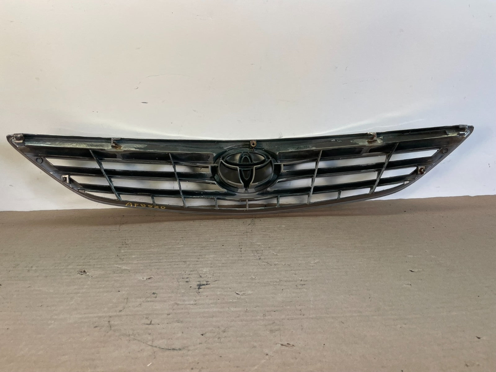 2005 to 2006 Toyota Camry Front Upper Grill Grille af8520 DG3