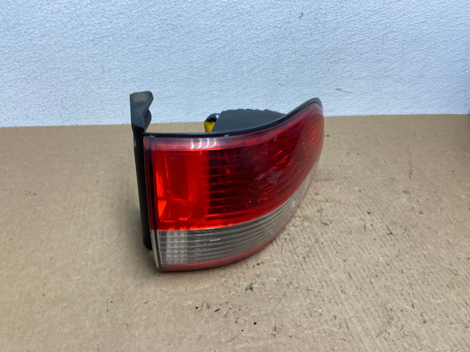 2001 2002 2003 Toyota Sienna Right Passenger Rh Side Tail Light OEM AC1384 LK2