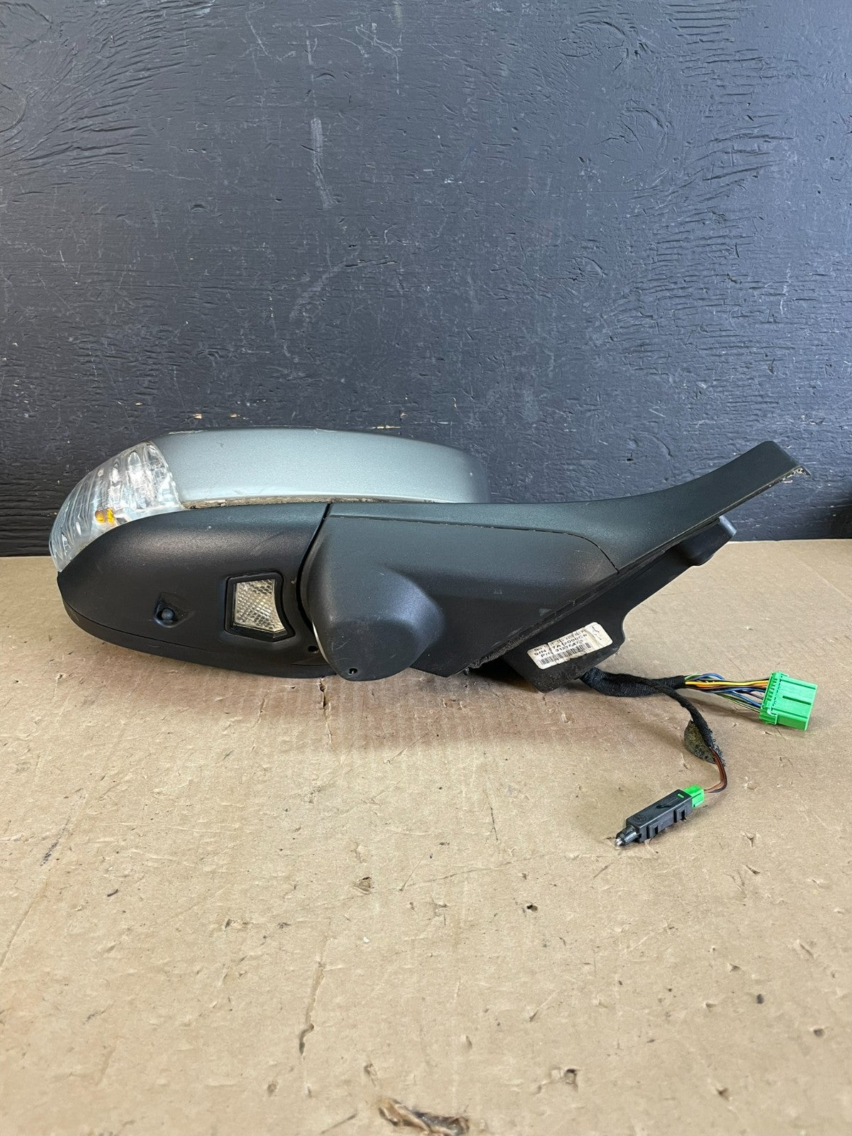 2007 - 2011 Volvo XC70 V70 Right Passenger RH View Door Mirror AD5891 DW3
