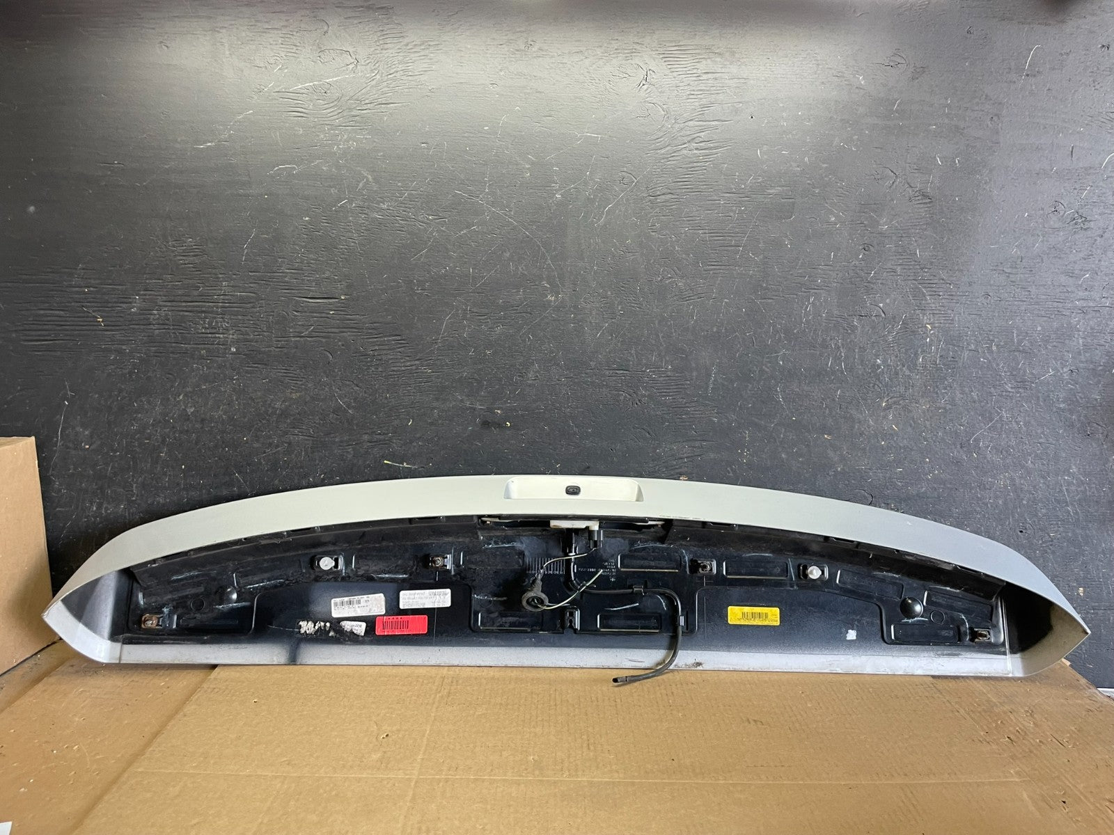 2009 to 2014 Volkswagen Routan Rear Spoiler OEM aa8958 DG7