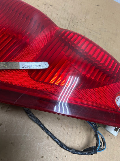 2002 to 2006 Chevrolet Avalanche Left Driver LH Tail Light AD3167 LK3