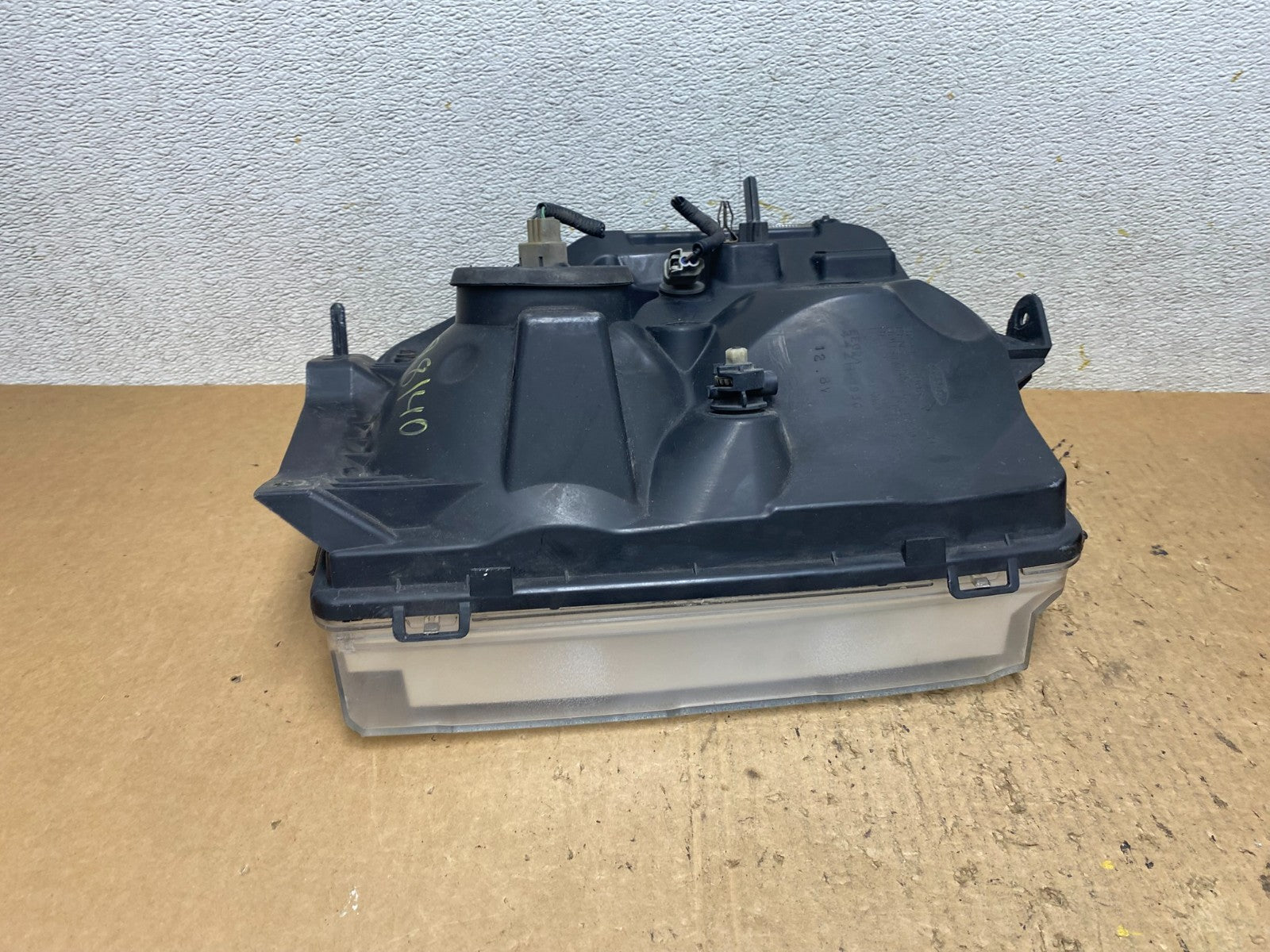 2008-2014 Ford Econoline E150 E250 E350 Left Driver LH Headlight OEM Q8140 DW11