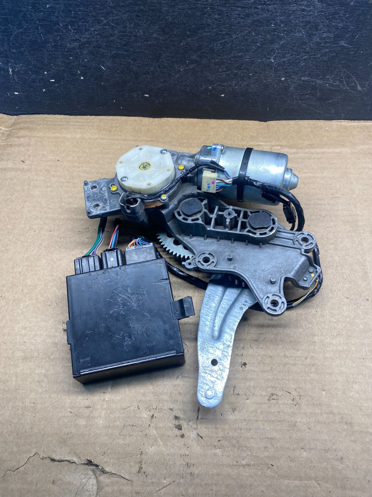 GMC Acadia Yukon Tahoe Rear Trunk Liftgate Power Motor Actuator AH4957 DG1