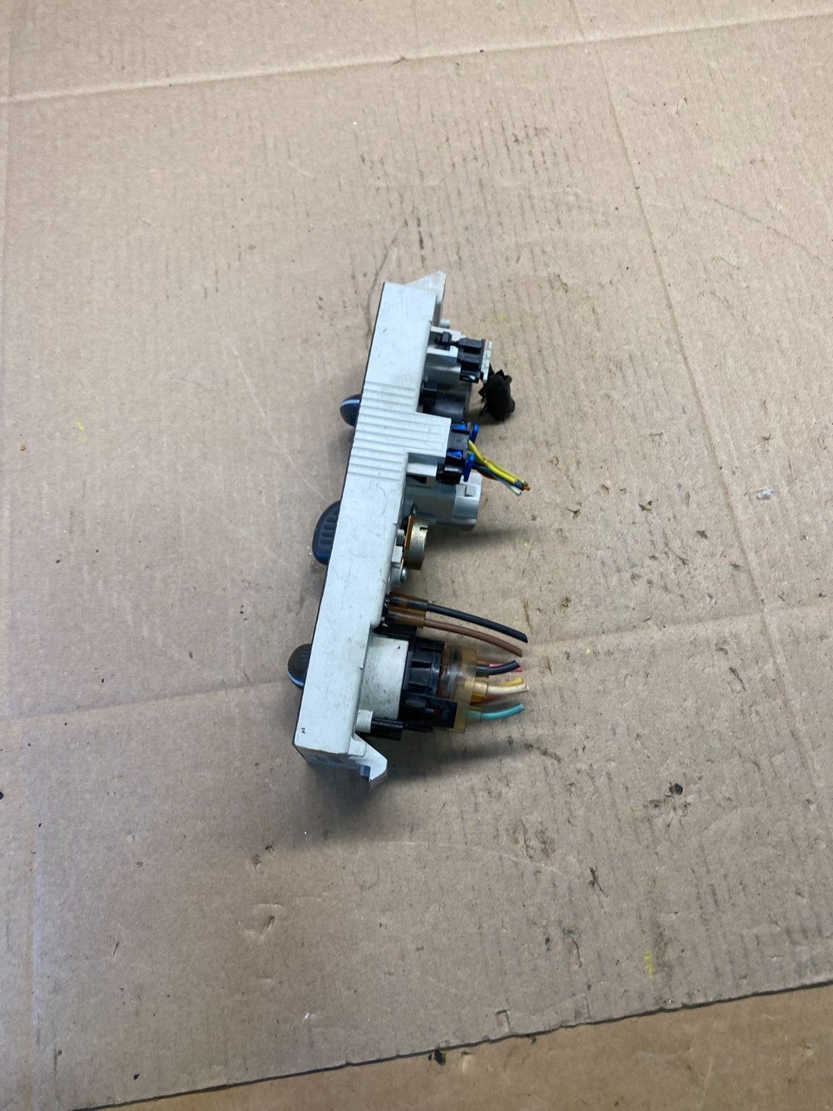 2001 - 2007 GMC Chevrolet Express 1500 Climate Control A/C R5954 DG3