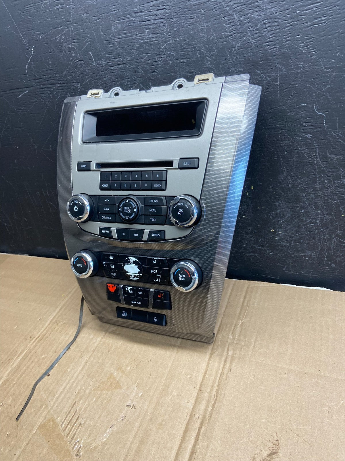 2010 to 2012 Ford Fusion Radio Climate Control A/C Control ad7128 DG2