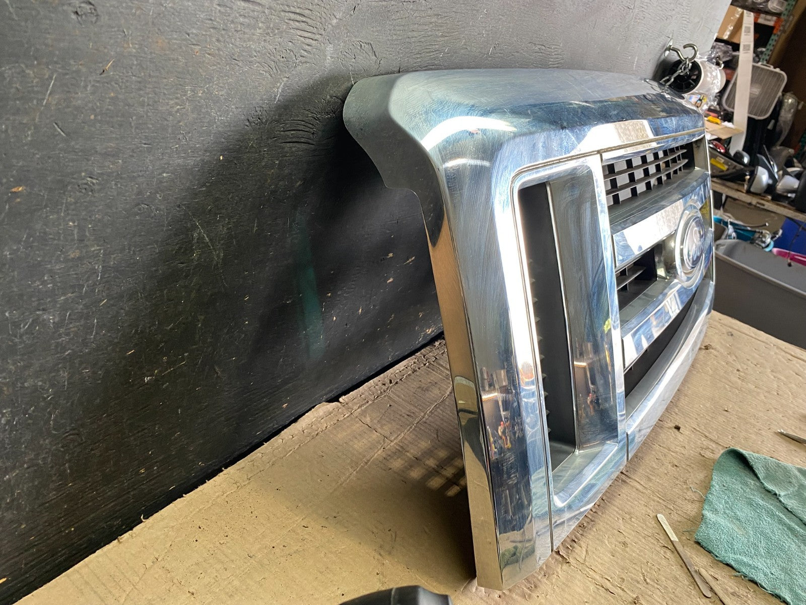 2008 to 2014 Ford Econoline E150 E250 Front Upper Chrome Grill Grille P3828 DG2