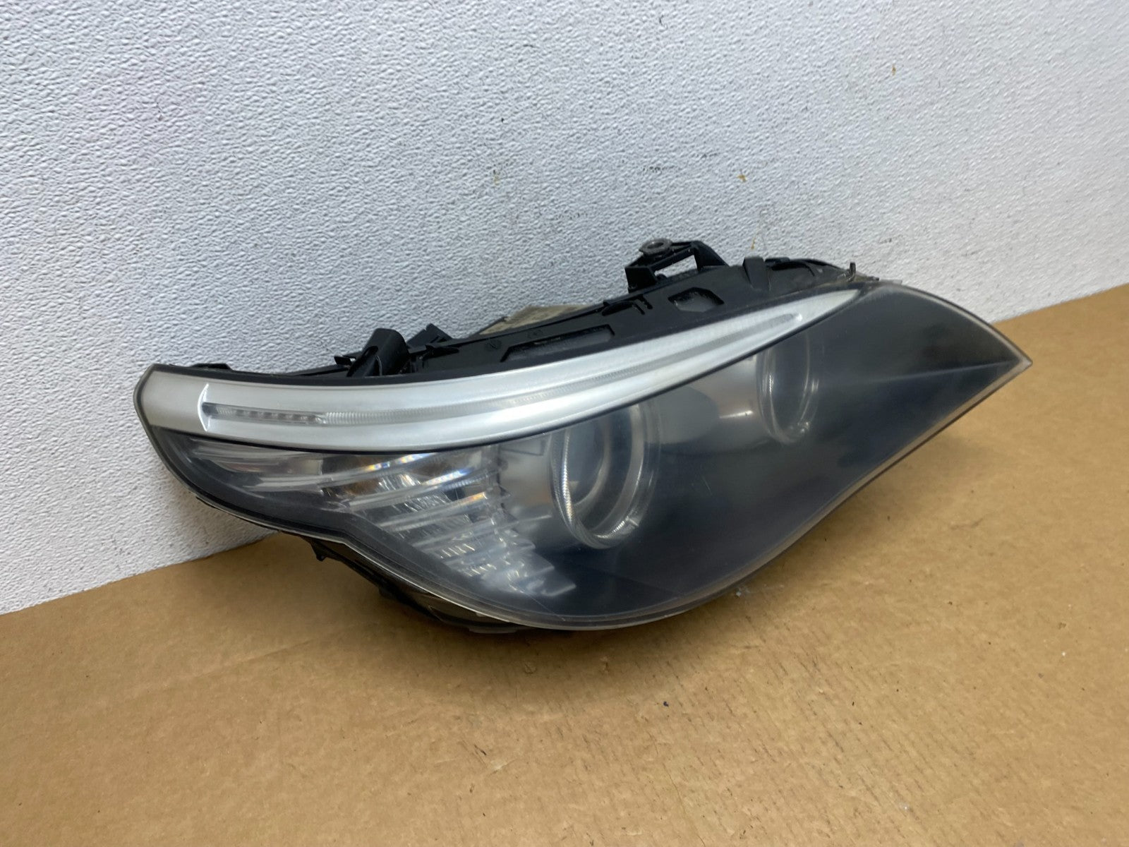 2008 to 2010 Bmw 5 Series 528i Halogen Right Headlight AD4485 DW2