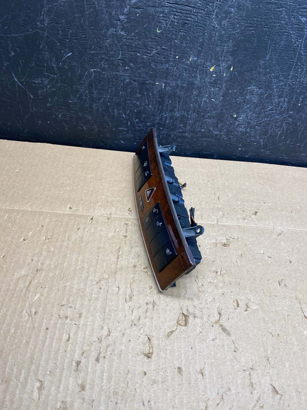 2005 - 2007 Mercedes C230 C240 Center Console Switch Control Unit AC6740 DG2