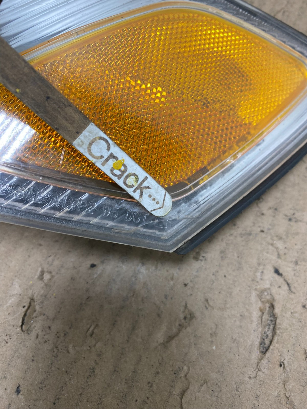 1997 1998 1999 Toyota Camry Left Driver LH Turn Signal R9576 DW4