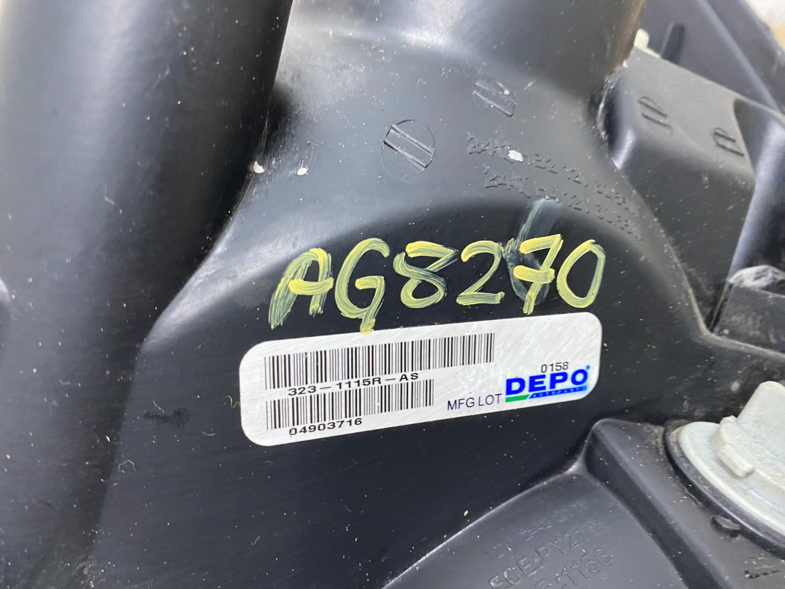 2005 to 2006 Kia Sportage Right Passenger RH Halogen Headlight DEPO AG8270 DW8