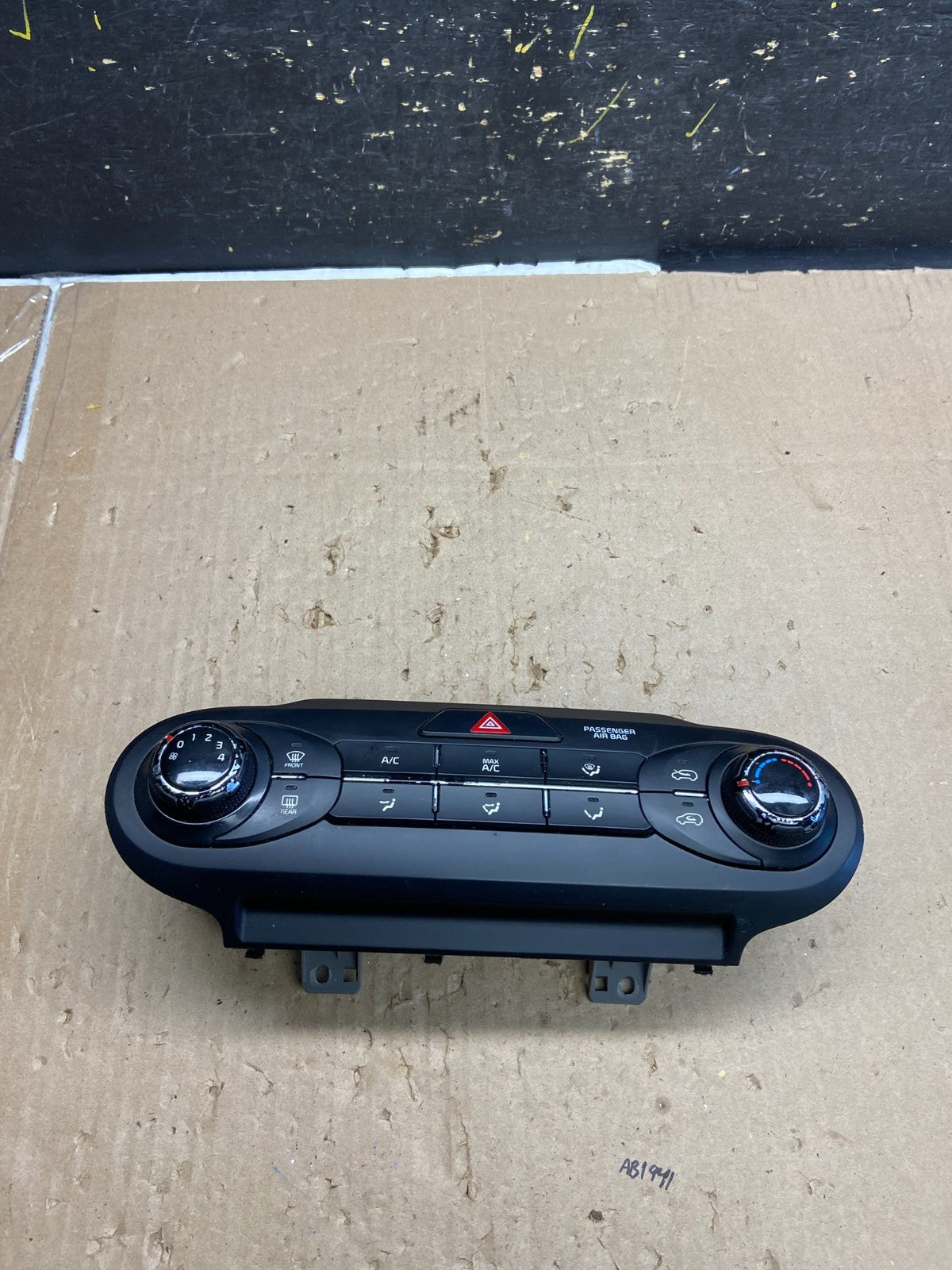 2016 to 2018 Kia Sorento Temperature AC Climate Control 97250-C5XXX ab5409 DG0