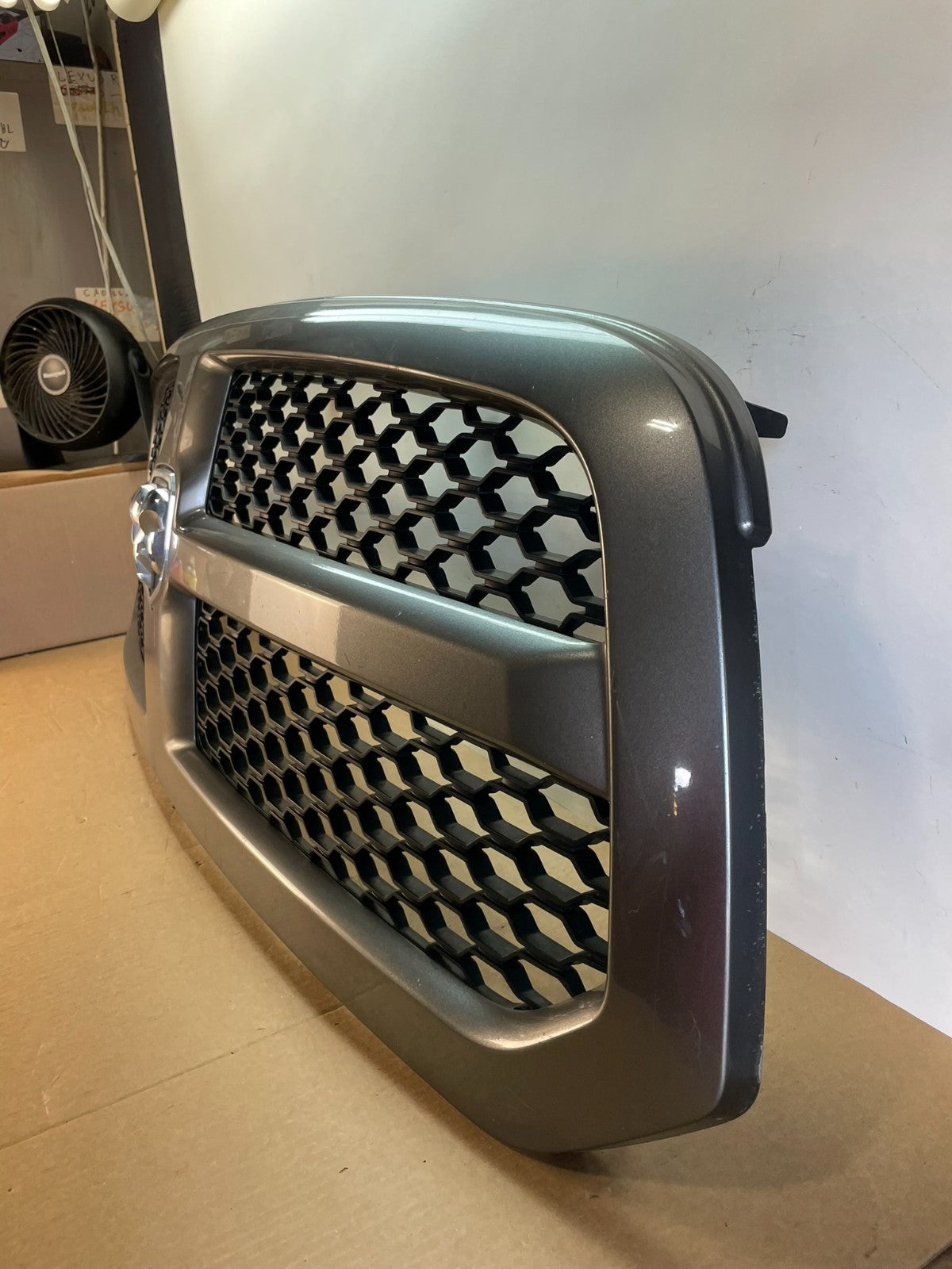 2013 to 2018 Dodge Ram 1500 Front Bumper Grille Grill AH0053 DG1